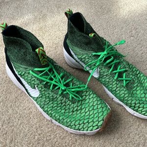 NIKE MEN AIR FOOTSCAPE MAGISTA FLYKNIT SHOE IN POISON GREEN